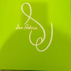 New leather boots color black size 9 WR